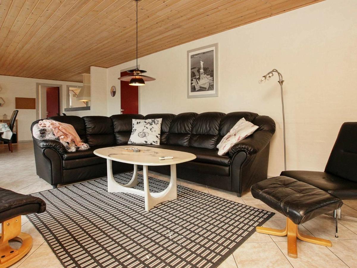 10 Person Holiday Home In Bl Vand Blåvand Chambre photo